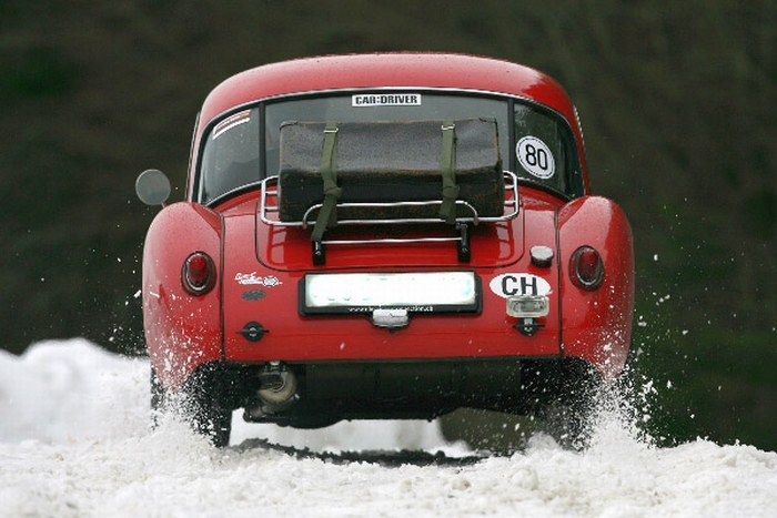 MGA Coupe Supercharged Heck im Schnee.JPG